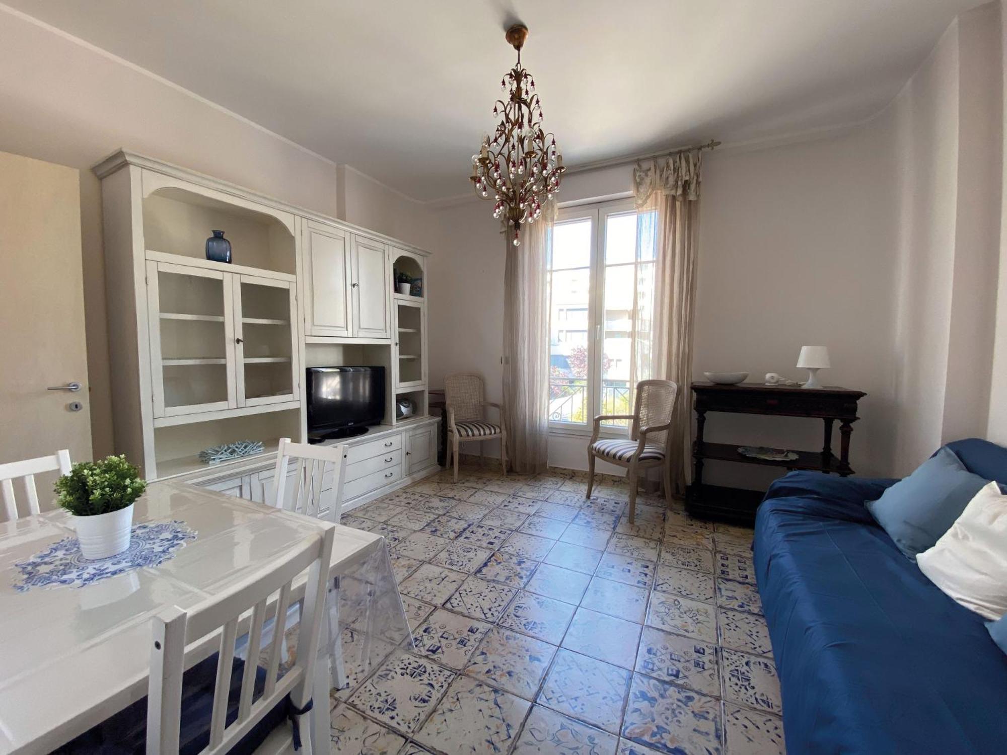 Beautiful Renovated Apartment ,Next To The Beach ! Air-C, Free Parking! Ніцца Екстер'єр фото